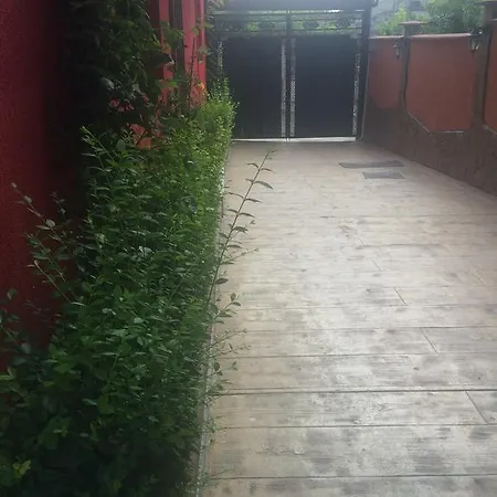 Gæstehus Red House Family *