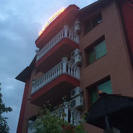게스트하우스 Red House Family *
